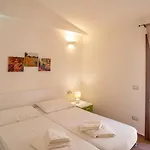 Uno Spazio Di Incontaminato Con Piscina בית נופש