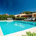 בית נופש Uno Spazio Di Incontaminato Con Piscina