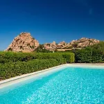 Uno Spazio Di Incontaminato Con Piscina קוסטה פרדיסו