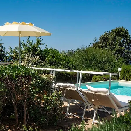 Uno Spazio Di Incontaminato Con Piscina *