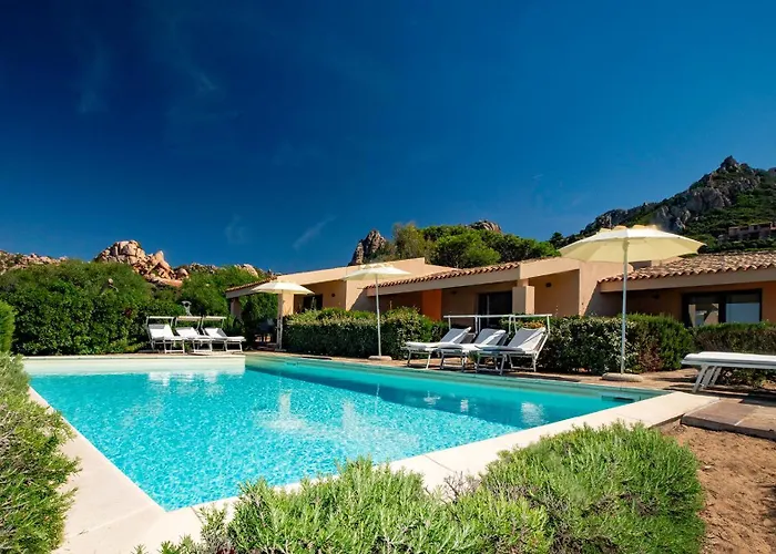 Uno Spazio Di Incontaminato Con Piscina * Costa Paradiso